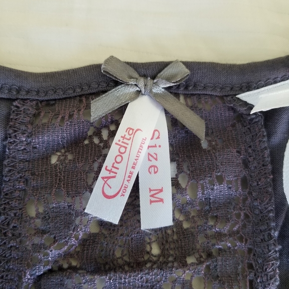 Lounge wear top - Picture 3 of 5